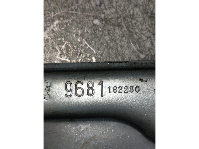 Recambio de elevalunas delantero derecho para peugeot 207 1.6 hdi referencia OEM IAM 9681182280  5P