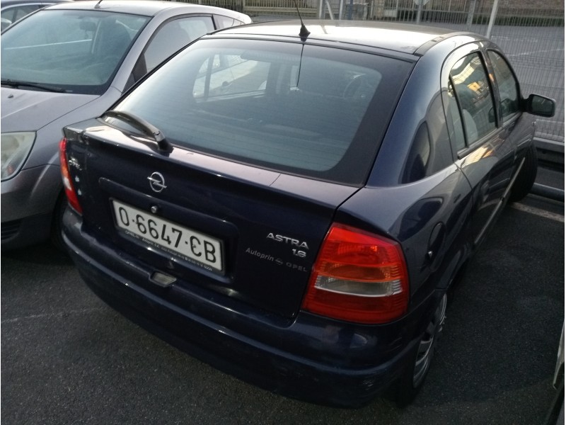 opel astra g berlina del año 1998