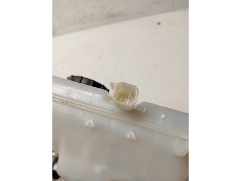 Recambio de bomba freno para jaguar f-pace referencia OEM IAM 03350885651 03350885641  Recambio de bomba freno para jaguar f-pace referencia OEM IAM 03350885651 03350885641