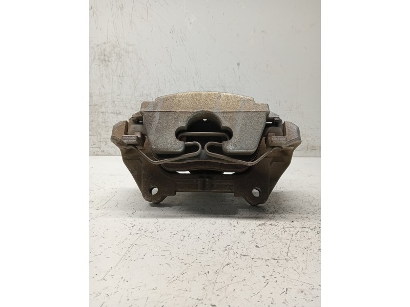 Recambio de pinza freno delantera derecha para jaguar f-pace referencia OEM IAM    Recambio de pinza freno delantera derecha para jaguar f-pace referencia OEM IAM