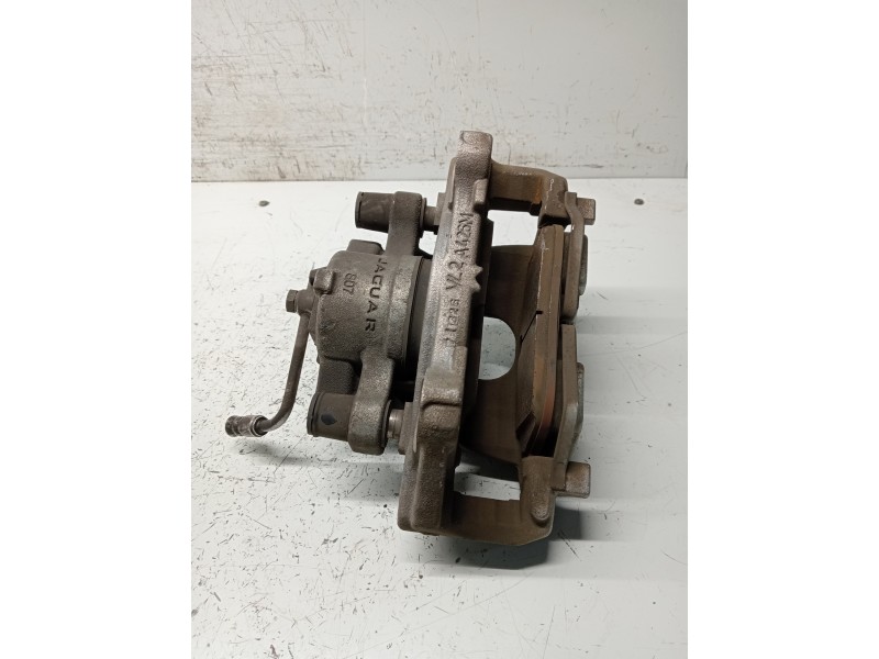 Recambio de pinza freno delantera derecha para jaguar f-pace referencia OEM IAM    Recambio de pinza freno delantera derecha para jaguar f-pace referencia OEM IAM