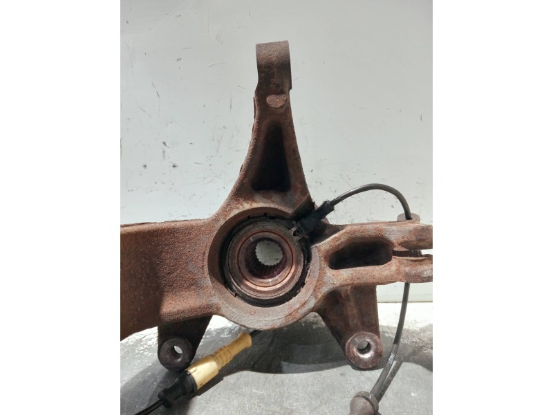 Recambio de mangueta delantera derecha para renault megane ii berlina 5p referencia OEM IAM   