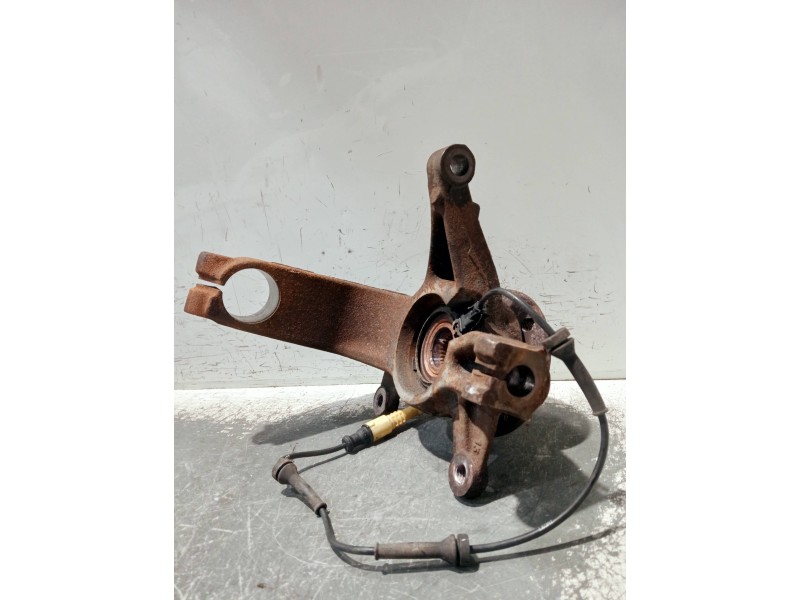 Recambio de mangueta delantera derecha para renault megane ii berlina 5p referencia OEM IAM   