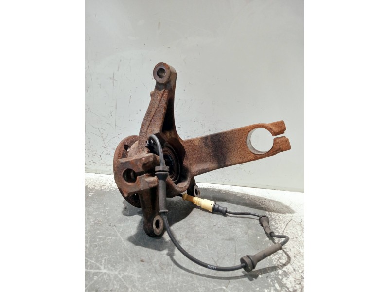 Recambio de mangueta delantera izquierda para renault megane ii berlina 5p referencia OEM IAM   