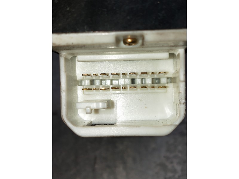 Recambio de mando elevalunas delantero izquierdo para toyota rav 4 (a2) referencia OEM IAM 8482042090  