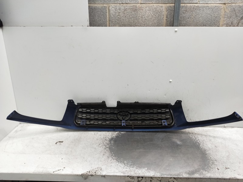 Recambio de rejilla delantera para toyota rav 4 (a2) referencia OEM IAM   