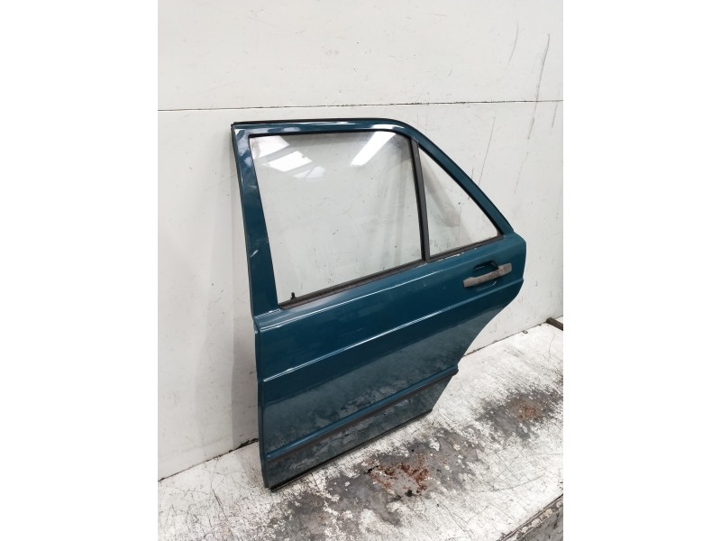Recambio de puerta trasera izquierda para mercedes clase c (w201) berlina referencia OEM IAM   