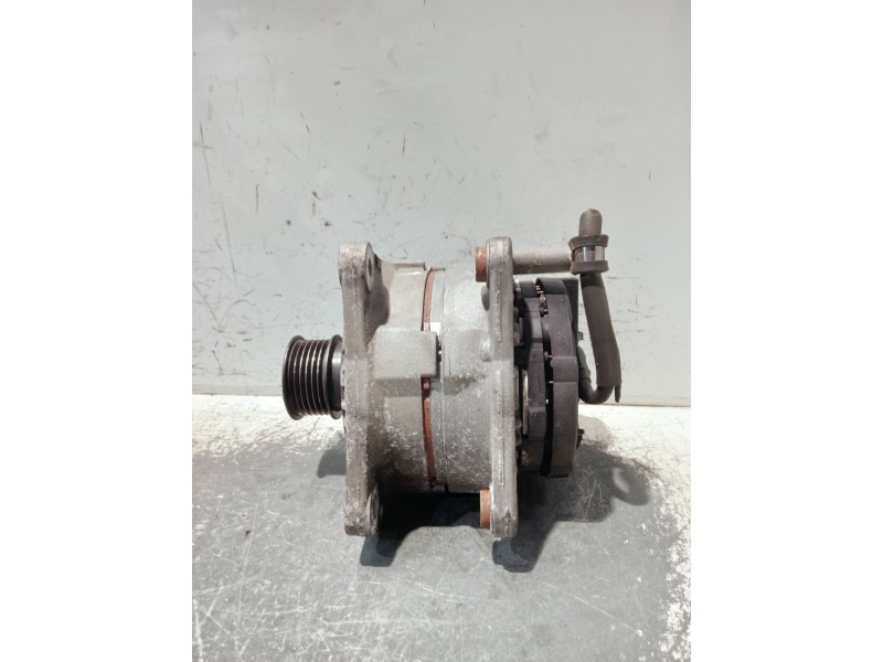 Recambio de alternador para volkswagen polo (9n3) referencia OEM IAM 037903025M 0124325013 