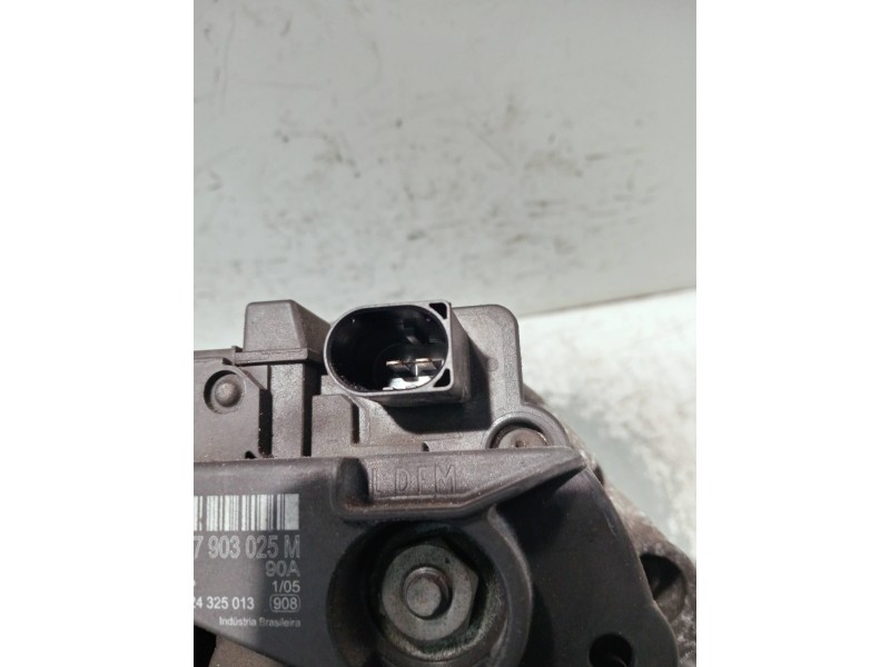Recambio de alternador para volkswagen polo (9n3) referencia OEM IAM 037903025M 0124325013 