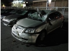 toyota avensis berlina (t25) del año 2003