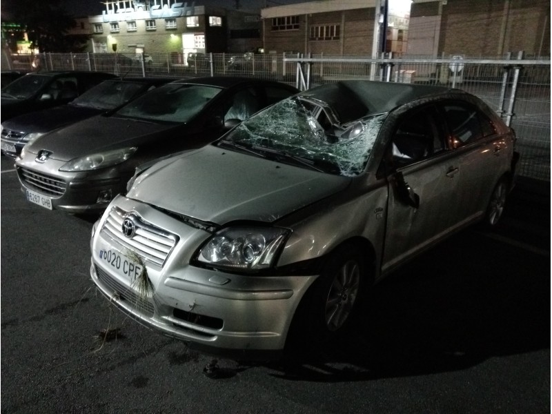 toyota avensis berlina (t25) del año 2003