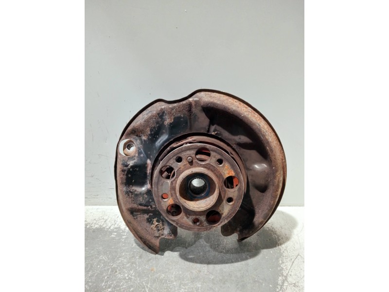 Recambio de mangueta trasera izquierda para mercedes clase c (w201) berlina referencia OEM IAM 2013574205  