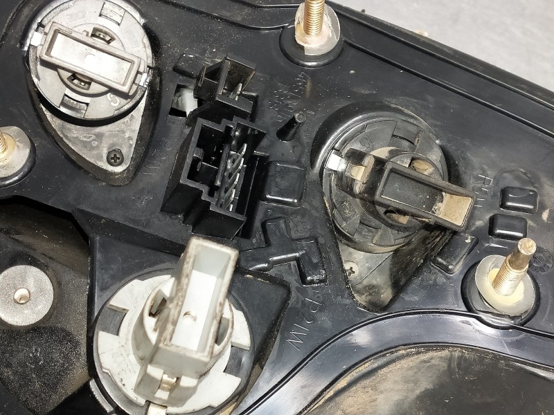 Recambio de piloto trasero izquierdo para fiat multipla (186) referencia OEM IAM   