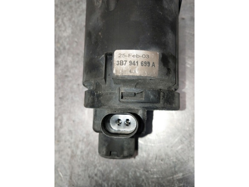 Recambio de faro antiniebla izquierdo para volkswagen passat berlina (3b3) referencia OEM IAM 3B7941699A  