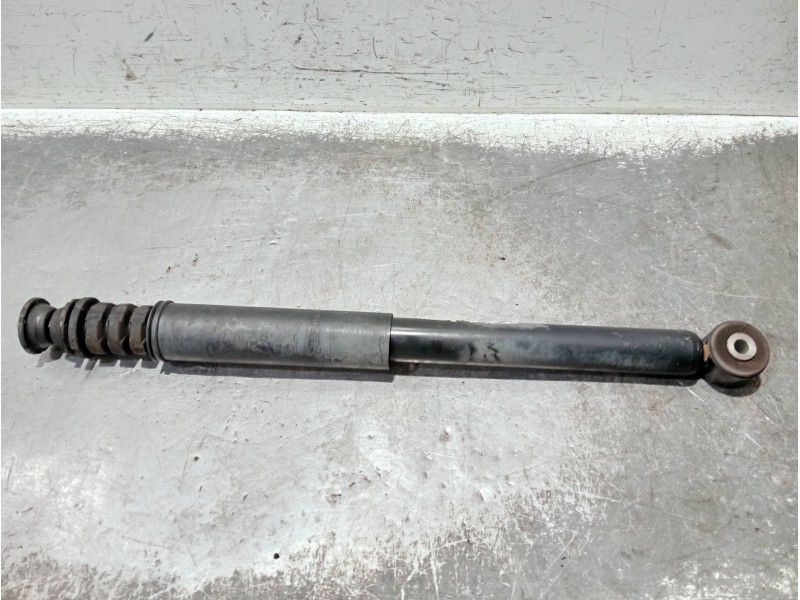 Recambio de amortiguador trasero derecho para renault clio ii fase ii (b/cb0) referencia OEM IAM 8200662259 03071000594 