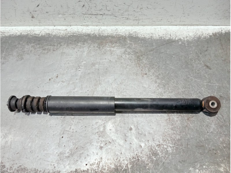 Recambio de amortiguador trasero derecho para renault clio ii fase ii (b/cb0) referencia OEM IAM 8200662259 03071000594 