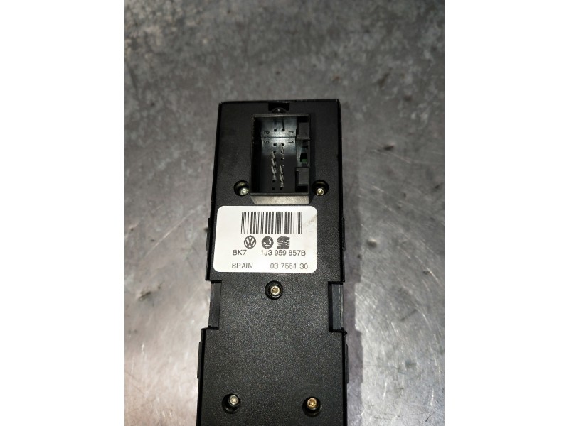 Recambio de mando elevalunas delantero izquierdo para volkswagen passat berlina (3b3) referencia OEM IAM 1J3959857B  4P