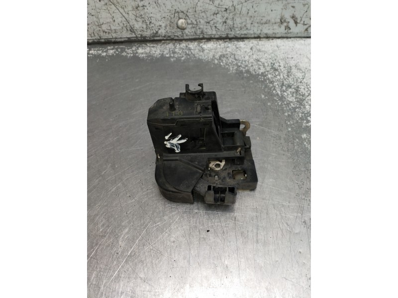 Recambio de motor cierre centralizado delantero derecho para renault megane i fase 2 berlina (ba0) referencia OEM IAM   