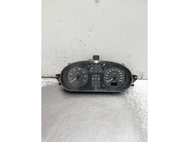 Recambio de cuadro instrumentos para renault megane i fase 2 berlina (ba0) referencia OEM IAM P7700427900A  