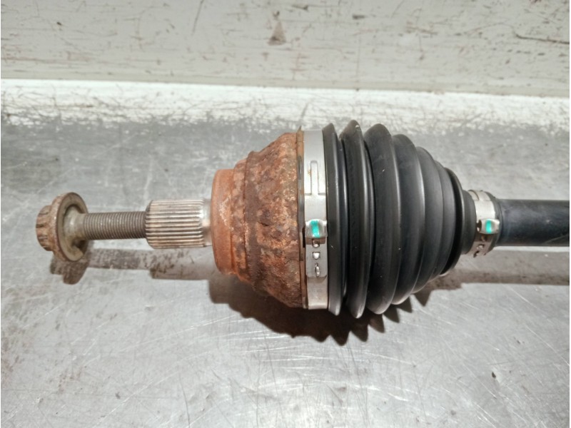 Recambio de transmision delantera izquierda para volkswagen touran (5t1) referencia OEM IAM 3Q0407271AR  