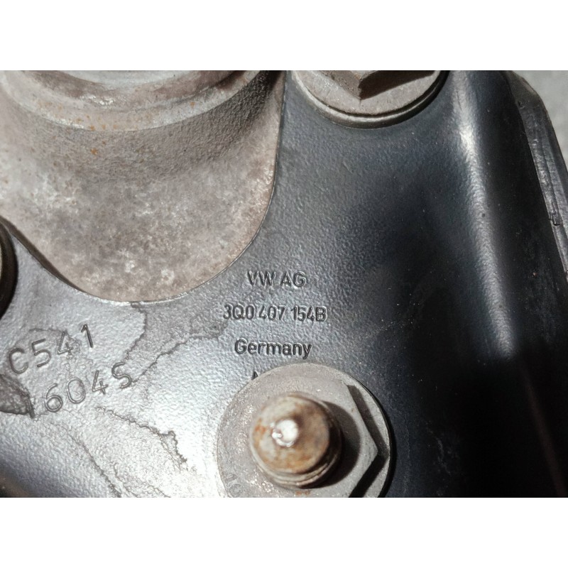 Recambio de brazo suspension inferior delantero derecho para volkswagen touran (5t1) referencia OEM IAM 3Q0407154B  