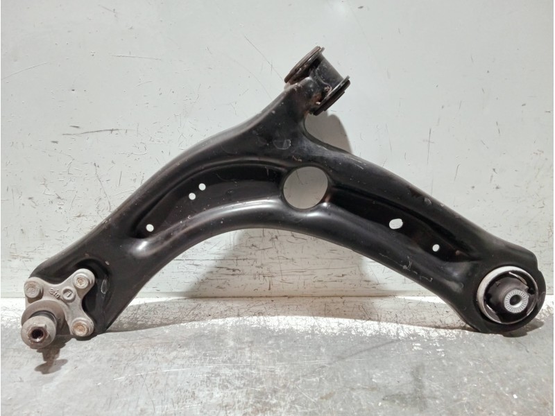 Recambio de brazo suspension inferior delantero izquierdo para volkswagen touran (5t1) referencia OEM IAM 3Q0407153B  