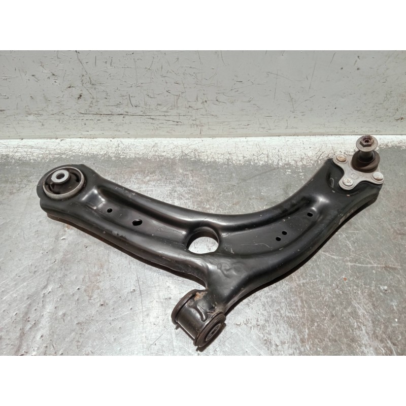 Recambio de brazo suspension inferior delantero izquierdo para volkswagen touran (5t1) referencia OEM IAM 3Q0407153B  
