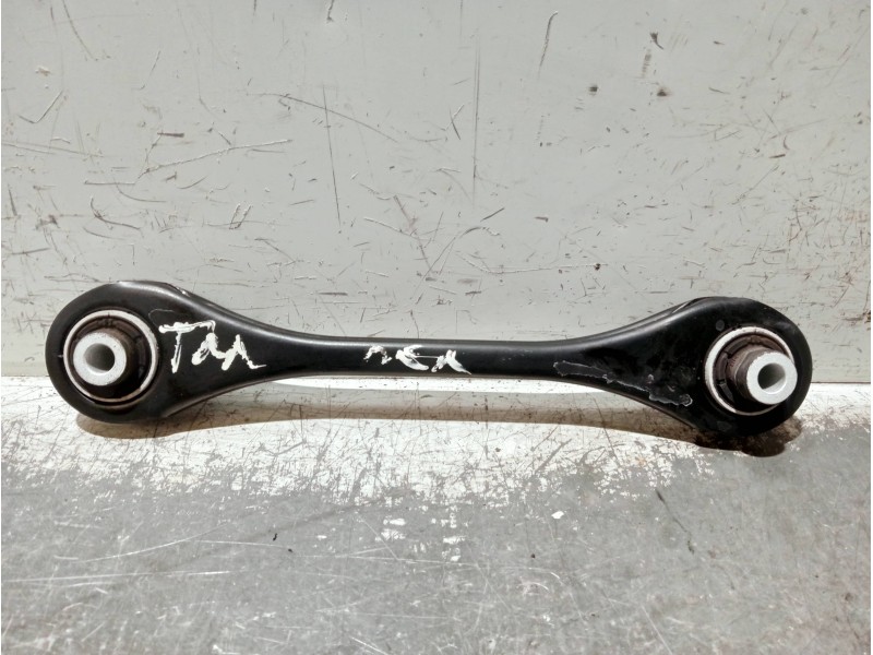 Recambio de brazo suspension inferior trasero derecho para volkswagen touran (5t1) referencia OEM IAM 5Q0501529C  