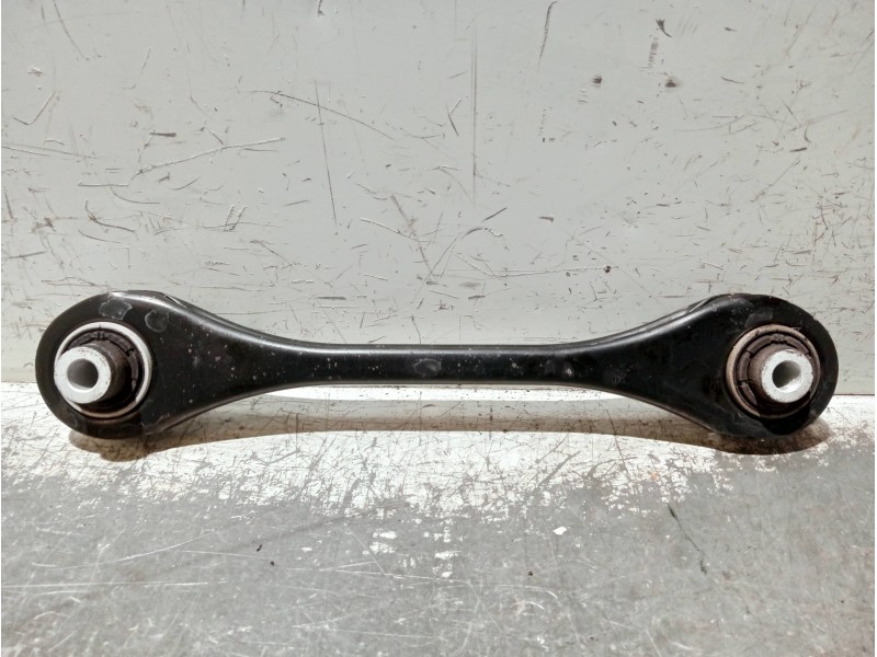 Recambio de brazo suspension inferior trasero derecho para volkswagen touran (5t1) referencia OEM IAM 5Q0501529C  