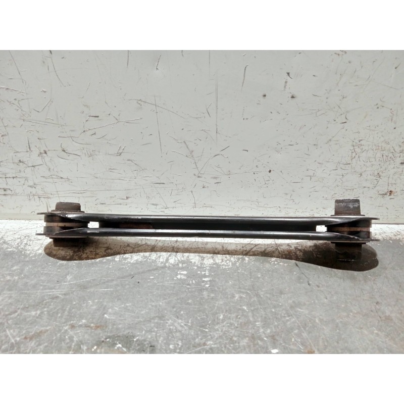 Recambio de brazo suspension inferior trasero derecho para volkswagen touran (5t1) referencia OEM IAM 5Q0501529C  