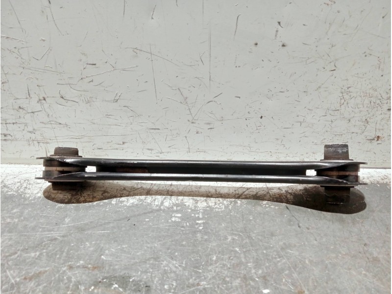 Recambio de brazo suspension inferior trasero derecho para volkswagen touran (5t1) referencia OEM IAM 5Q0501529C  