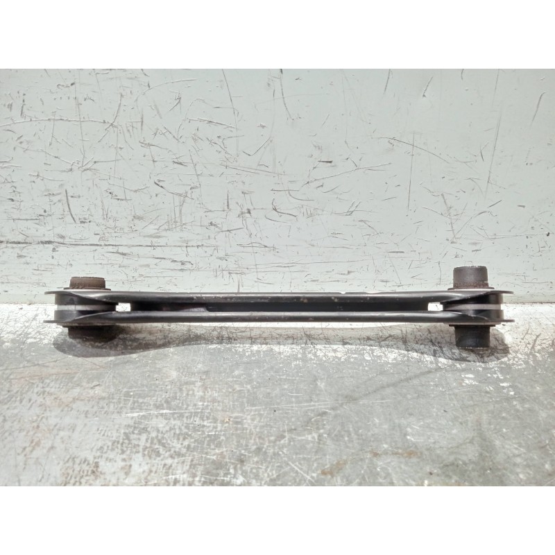 Recambio de brazo suspension inferior trasero izquierdo para volkswagen touran (5t1) referencia OEM IAM 5Q0501529C  