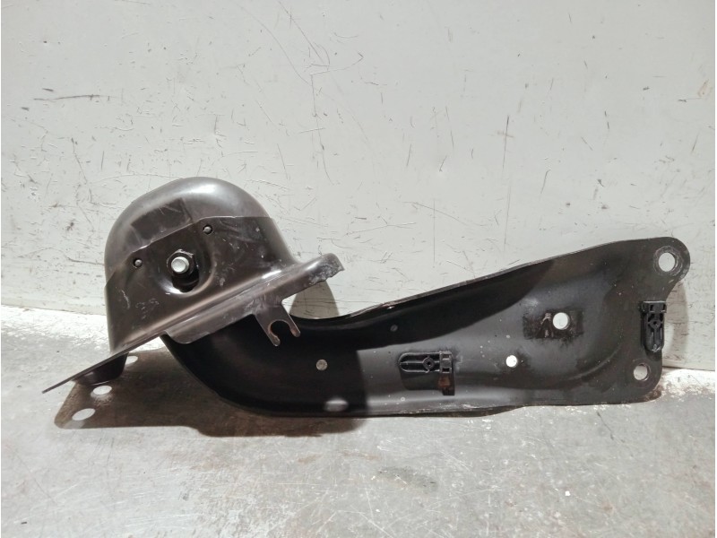 Recambio de brazo suspension inferior trasero derecho para volkswagen touran (5t1) referencia OEM IAM 5Q0505226  