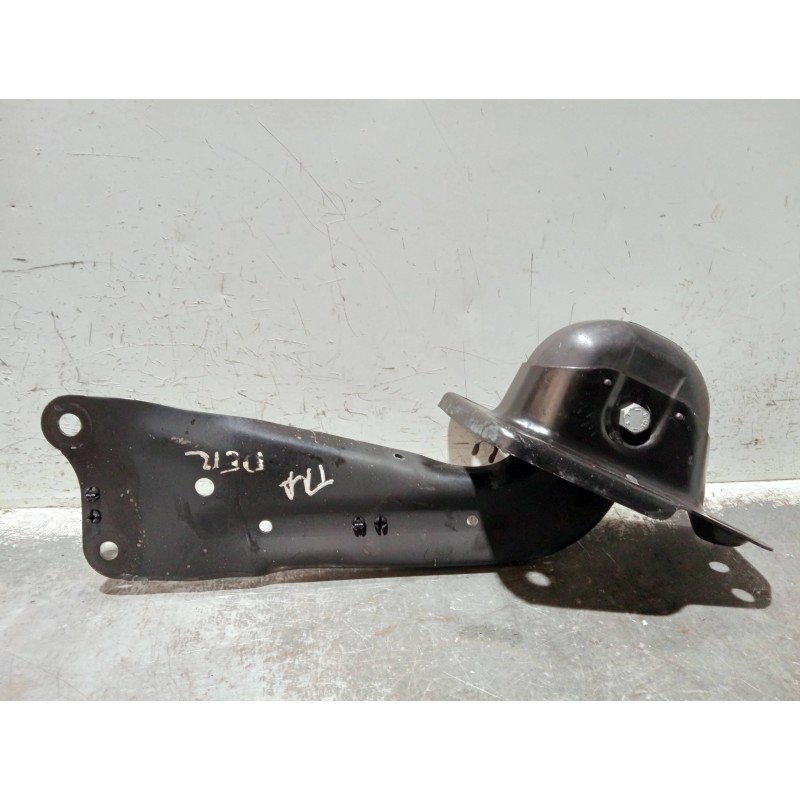 Recambio de brazo suspension inferior trasero derecho para volkswagen touran (5t1) referencia OEM IAM 5Q0505226  