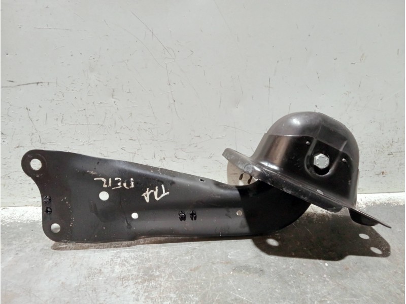 Recambio de brazo suspension inferior trasero derecho para volkswagen touran (5t1) referencia OEM IAM 5Q0505226  