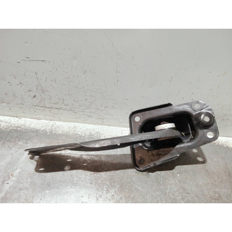 Recambio de brazo suspension inferior trasero derecho para volkswagen touran (5t1) referencia OEM IAM 5Q0505226  