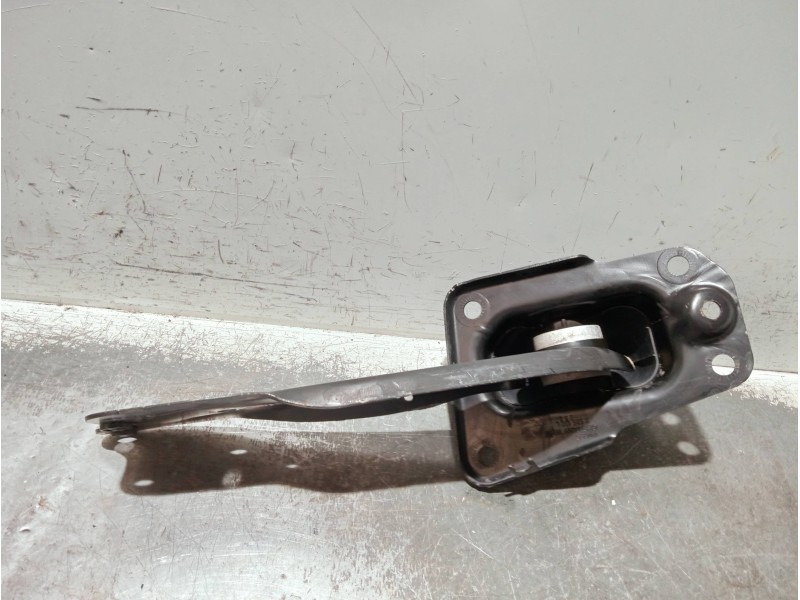 Recambio de brazo suspension inferior trasero derecho para volkswagen touran (5t1) referencia OEM IAM 5Q0505226  