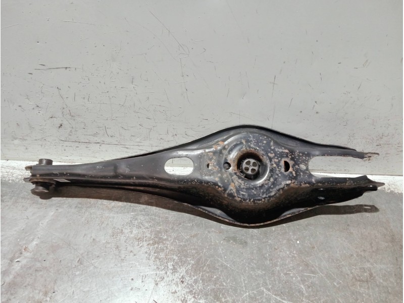 Recambio de brazo suspension inferior trasero derecho para volkswagen touran (5t1) referencia OEM IAM 5QA505311C  