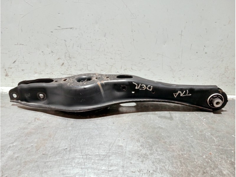 Recambio de brazo suspension inferior trasero derecho para volkswagen touran (5t1) referencia OEM IAM 5QA505311C  