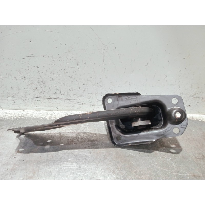 Recambio de brazo suspension inferior trasero izquierdo para volkswagen touran (5t1) referencia OEM IAM 5Q0505225  