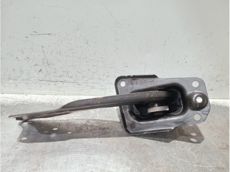 Recambio de brazo suspension inferior trasero izquierdo para volkswagen touran (5t1) referencia OEM IAM 5Q0505225  