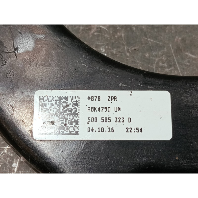 Recambio de brazo suspension superior trasero derecho para volkswagen touran (5t1) referencia OEM IAM 5Q0505323D  