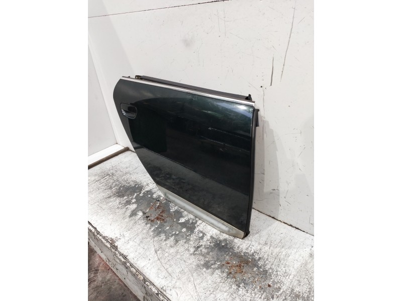 Recambio de puerta trasera derecha para audi a6 avant (4b5) referencia OEM IAM   5P