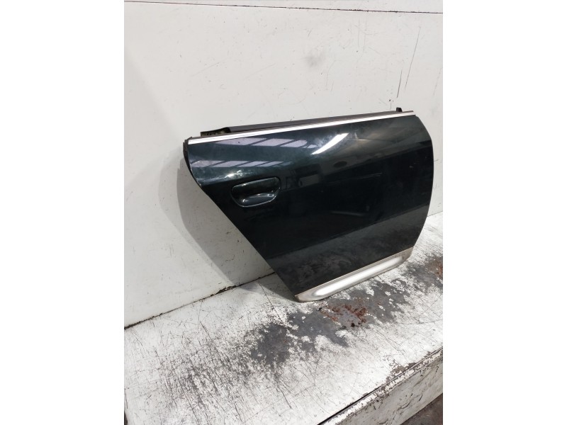 Recambio de puerta trasera derecha para audi a6 avant (4b5) referencia OEM IAM   5P