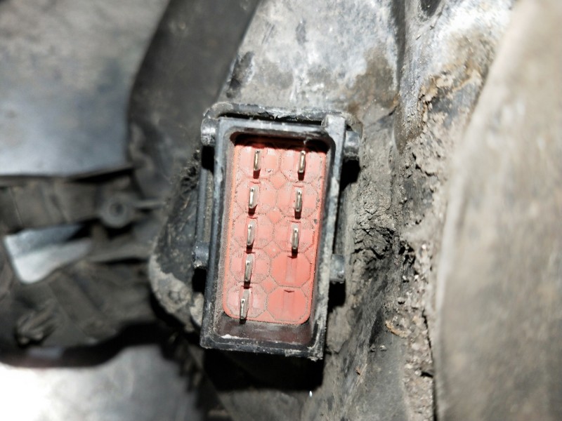 Recambio de faro derecho para opel astra h berlina referencia OEM IAM 1EG27037042 13239289 