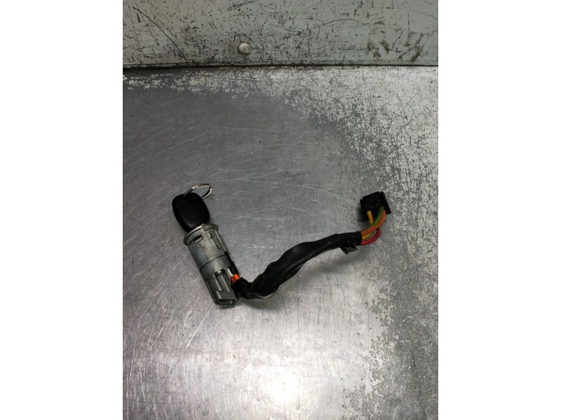 Recambio de conmutador de arranque para renault clio ii fase ii (b/cb0) referencia OEM IAM   