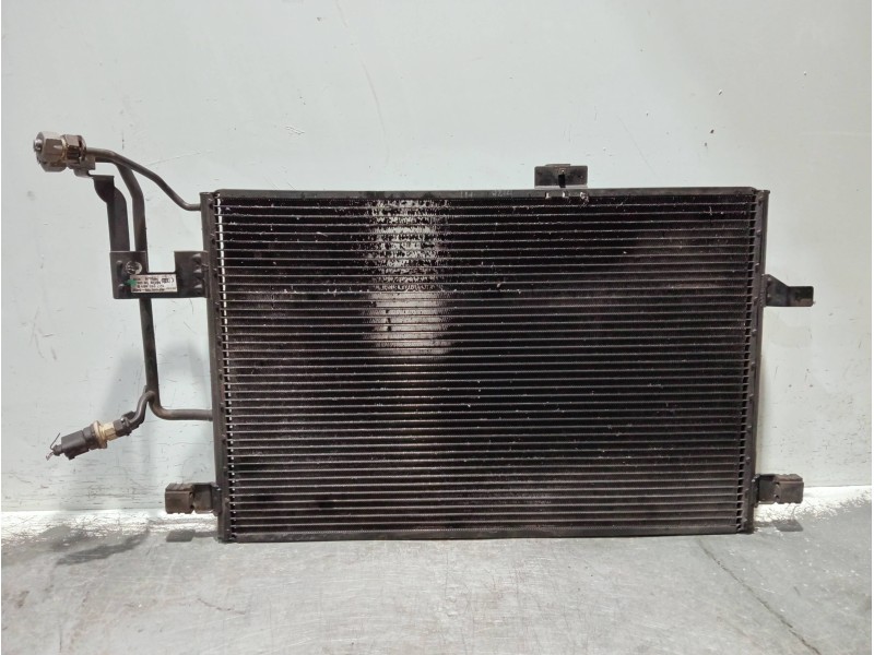 Recambio de condensador / radiador aire acondicionado para audi a6 avant (4b5) referencia OEM IAM 4Z7260401B MF4467003432 