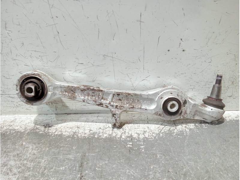 Recambio de brazo suspension inferior delantero derecho para audi a6 avant (4b5) referencia OEM IAM 4Z7407151G  