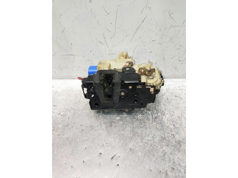 Recambio de motor cierre centralizado delantero derecho para volkswagen polo (9n3) referencia OEM IAM 3B1837016BQ  5P