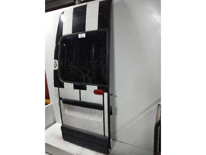 Recambio de puerta trasera izquierda para opel movano 2.8 dti referencia OEM IAM ACRISTALADA  